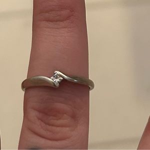 14kt white gold diamond promise ring